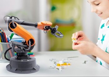 Teach Your Kids Robotics with This Mini Robot Arm Education Kit