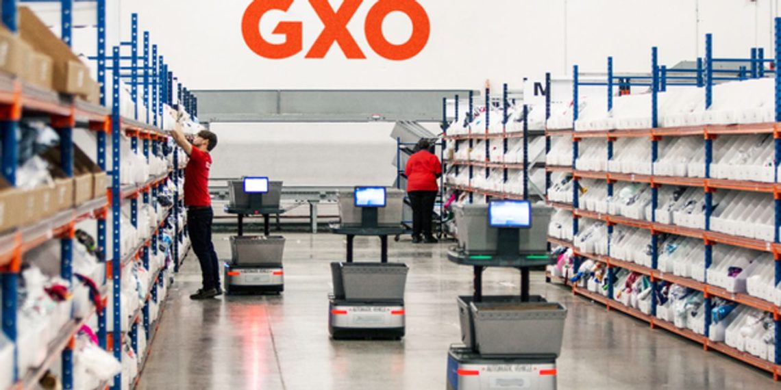 Saks E-Commerce Business Pairs Robots With Workers