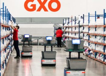 Saks E-Commerce Business Pairs Robots With Workers