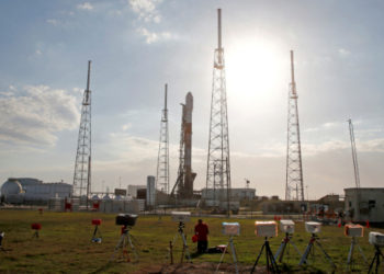 Israeli Startup Inks Venture With German Space Firm to Test Oxygen Production on Mission to Moon
