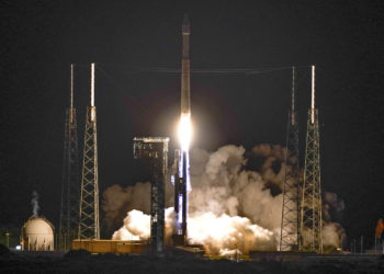 NASA’s asteroid hunter Lucy soars into sky with diamonds