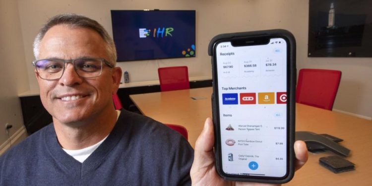 Receipt keeping mobile app startup inks deal with Shopify, raises $1.4 million from investors | Business