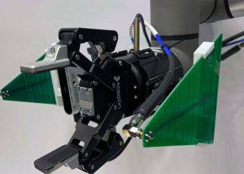 Fully-Integrated Robotic Arm Locates and Retrieves Lost Items