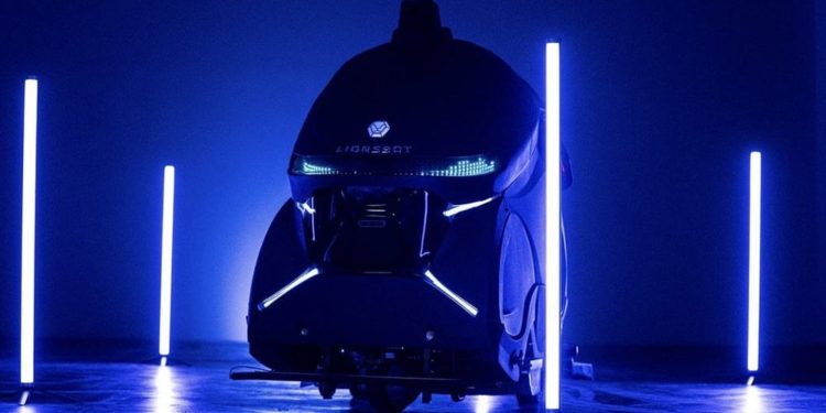 LionsBot Launches ‘King-Size’ Autonomous Cleaning Robot