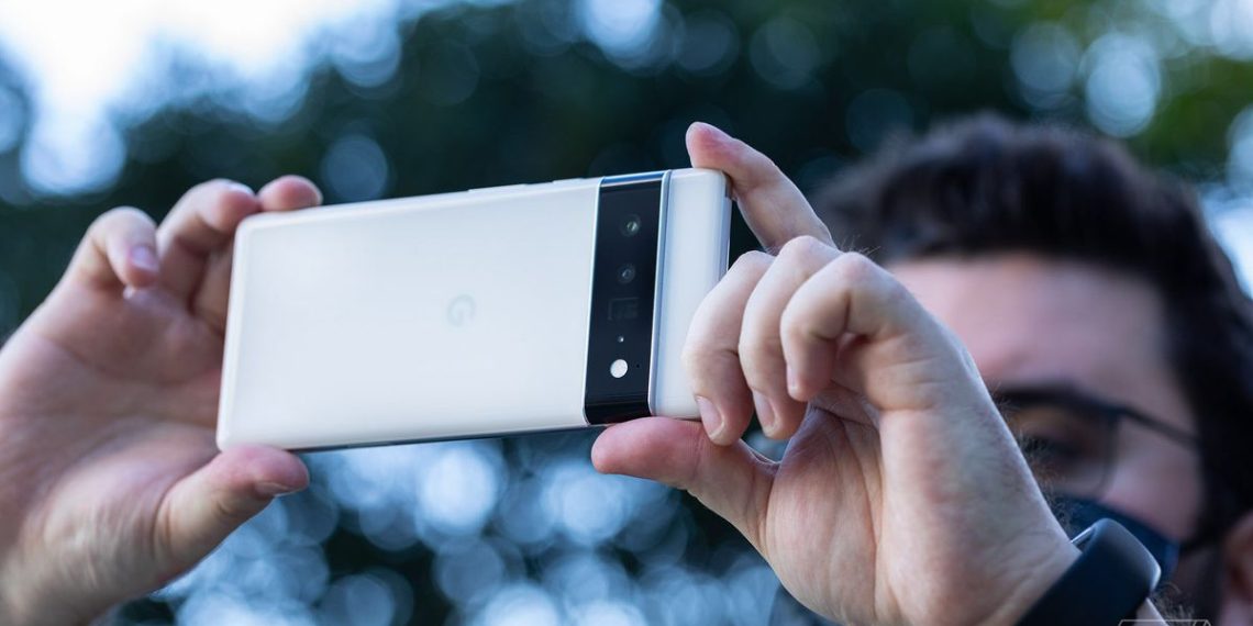 Google makes waitlists for Pixel 6 Pro because it can’t keep the phone in stock
