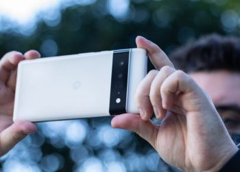 Google makes waitlists for Pixel 6 Pro because it can’t keep the phone in stock