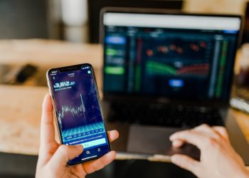 5 Best Robinhood Stocks To Buy According To Hedge Funds