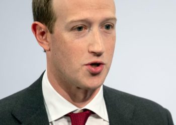A departing Facebook employee said ‘omniscient robots owned by Mark Zuckerberg’ won’t save the company from its moderation problems