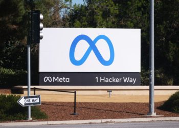 Facebook’s famous thumbs-up HQ sign has been replaced with Meta