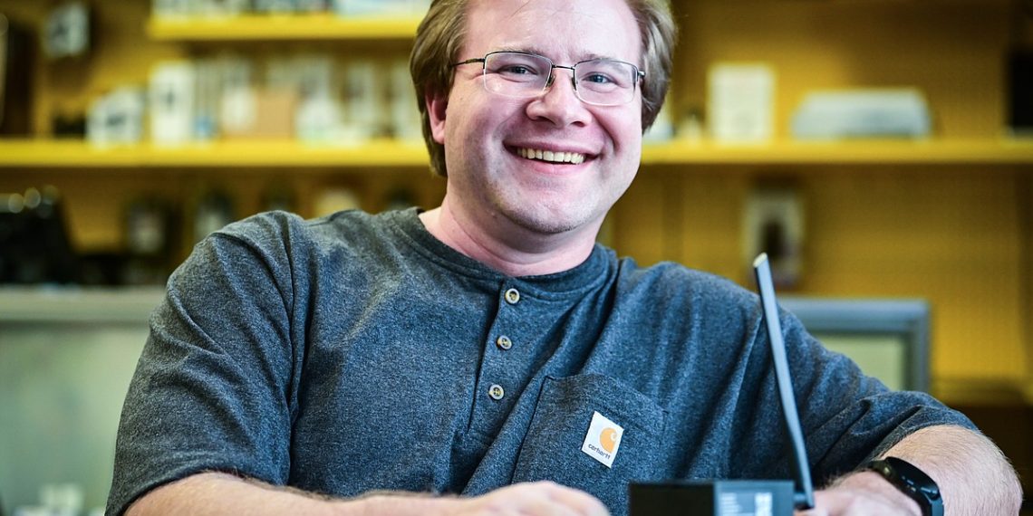 Tech startup provides internet alternative