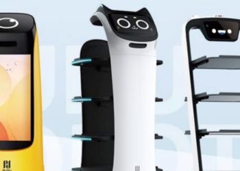 Watch Robotic Servers Bring Food to Diners, Clear Tables: Labor Crunch
