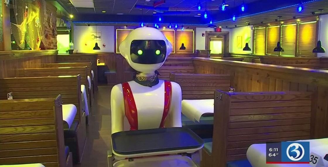Robots are serving customers at this shoreline restaurant | Connecticut News