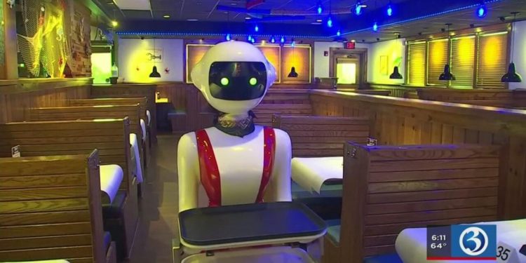 Robots are serving customers at this shoreline restaurant | Connecticut News