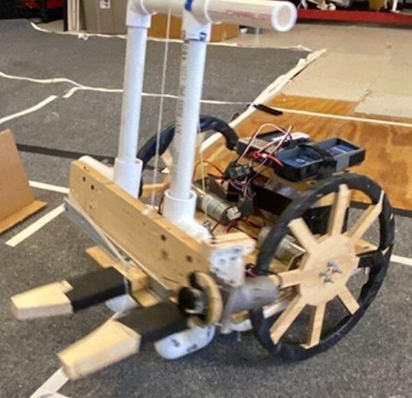 Middle School Defeats High Schools, Earns Bid to Texas BEST State Robotics Competition | Texas