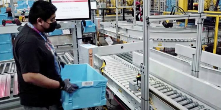 Robotics supply helping hand to speedy order fulfilment