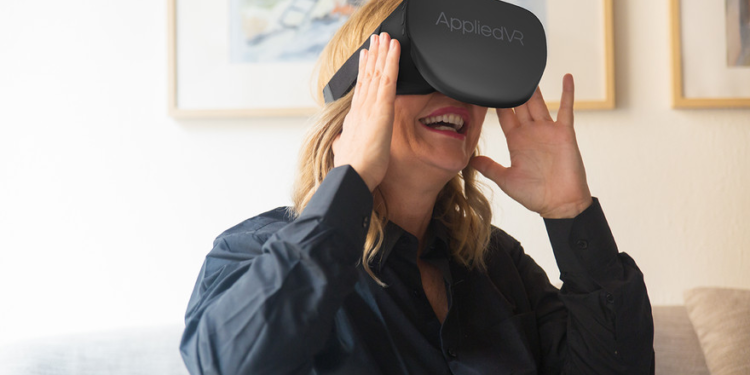 VR treatment for chronic pain gets FDA authorization