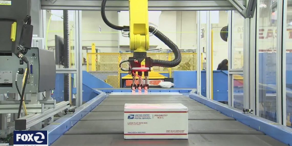 USPS hopes robotic processing in Oakland will help the holiday rush