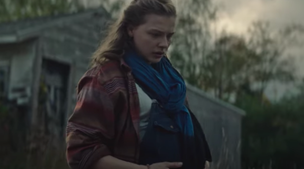 Chloë Grace Moretz & Algee Smith Outrun Killer Robots – Deadline