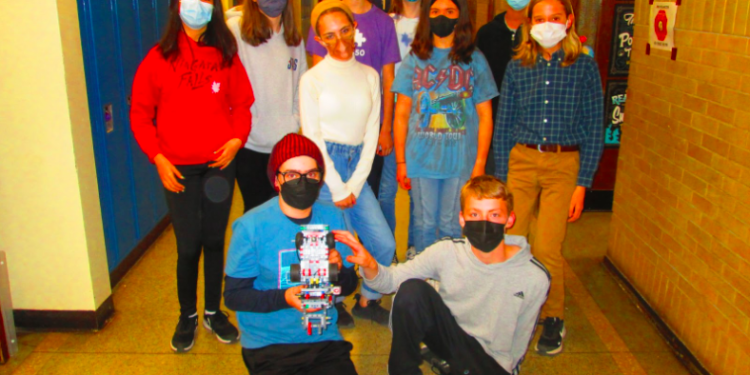 Buzz Aldrin Robotics Club wins award, qualifies for state tournament