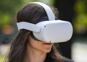 The Oculus Quest 2 comes with a free $50 gift card starting today