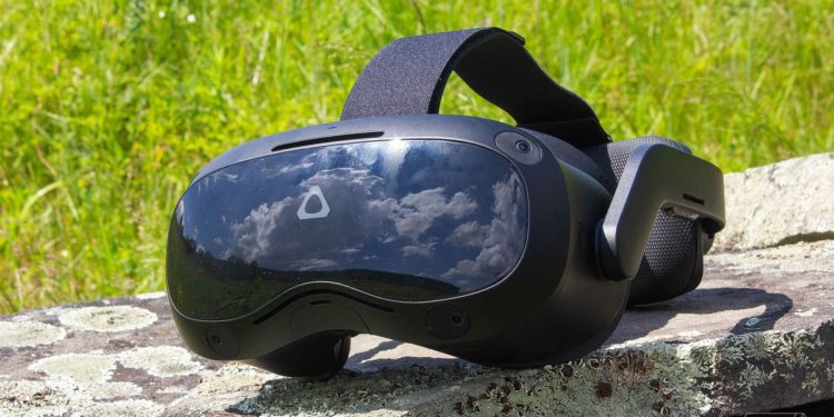 HTC’s Vive Focus 3 update could free arcades from VR backpacks