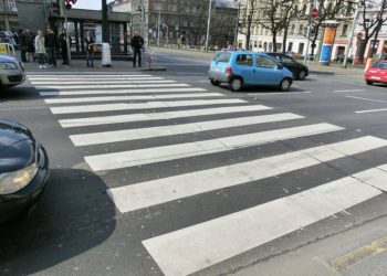 Research Into Human Behavior Helps Autonomous Cars Predict Pedestrian Crossings
