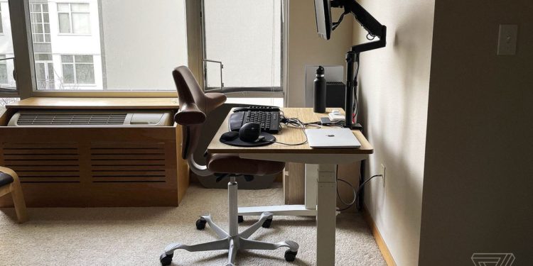 Fully’s standing desks and accessories are cheaper for Black Friday