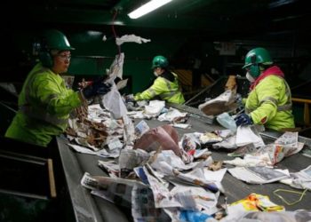 How robots could help solve the US recycling problem