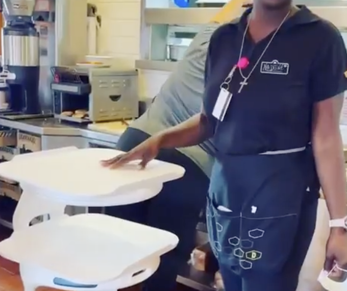 People Furious at Robot Serving Pancakes at Denny’s