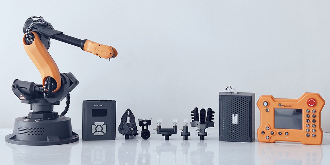 Command A Mini Robot Arm With This Pre-Black Friday Deal