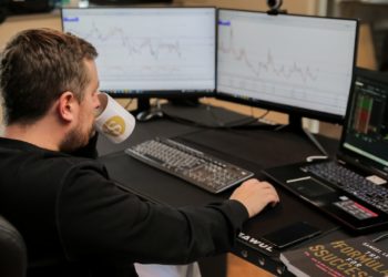 UK-based Fintech Disruptor, Samuel Leach hits Gold
