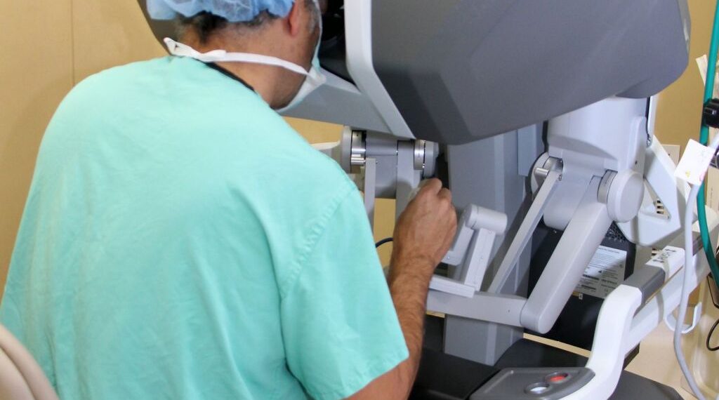 Local doctors utilize $1.7M upgraded robotic-assisted surgery system