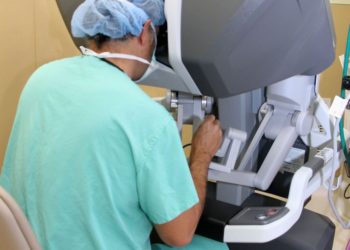 Local doctors utilize $1.7M upgraded robotic-assisted surgery system