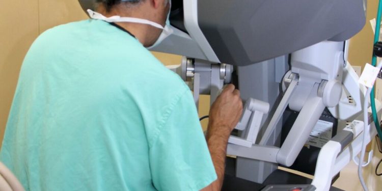 Local doctors utilize $1.7M upgraded robotic-assisted surgery system