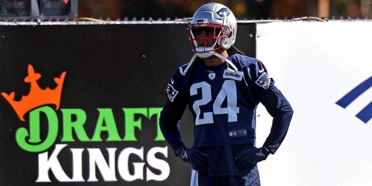 DraftKings signs up real NFL players to use in ‘gamified NFT collections’ next season
