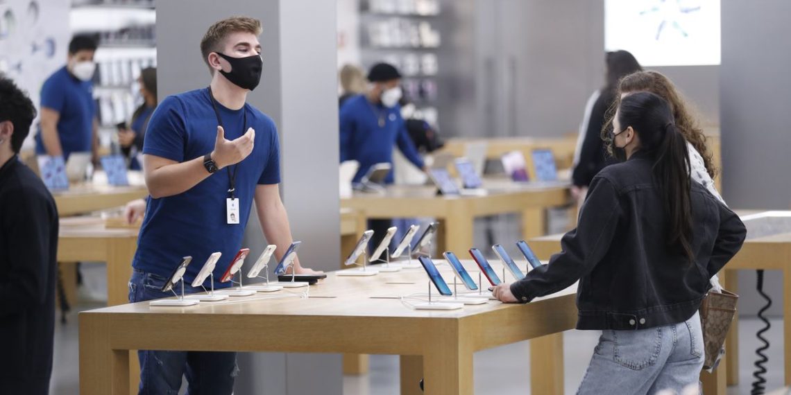 Apple closes several stores due to COVID-19 outbreaks, encourages online shopping
