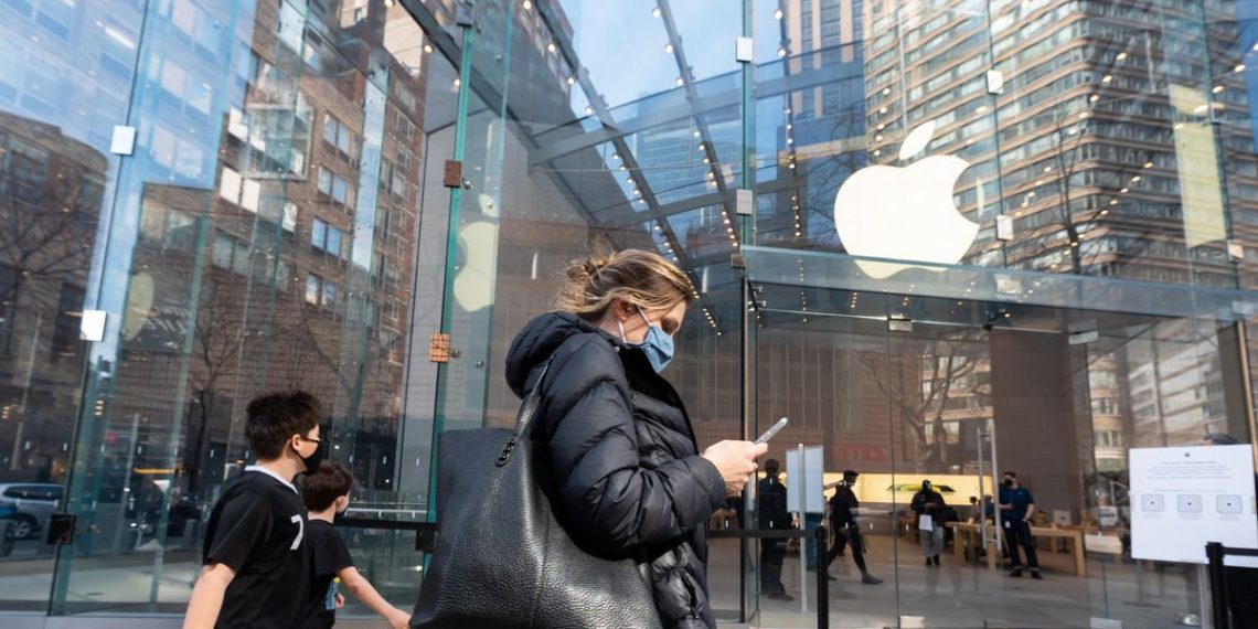 NYC Apple Stores are only available for online orders due to COVID-19