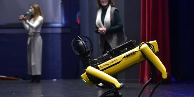 In robotics demonstration, Sacred Heart Greenwich students see SPOT run — and more