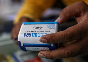 Buffett-Backed Indian Fintech Giant Faces Challenges as IPO Nears