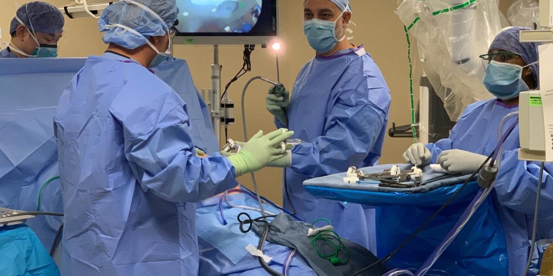 Redwood City robotics surgeon completes thousandth procedure | Local News