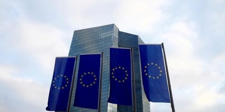 Fintech and Banks Must Invest in Open Banking for 2022