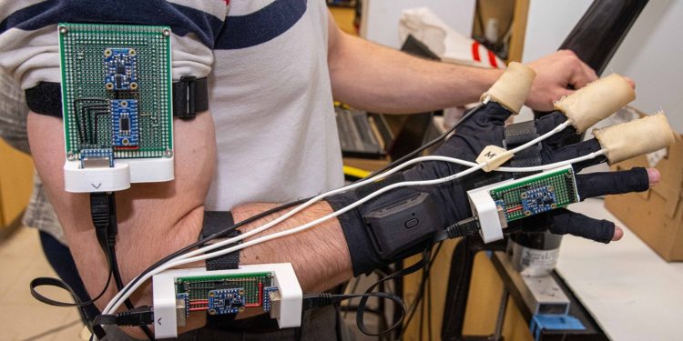 WPI Researchers Are Awarded +$1.7 Million to Develop Electronic Gloves that Tele-operate Robotic Systems | News