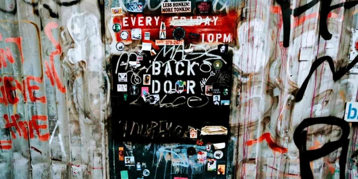 Malvertising attack distributes malicious Chrome extensions, backdoors