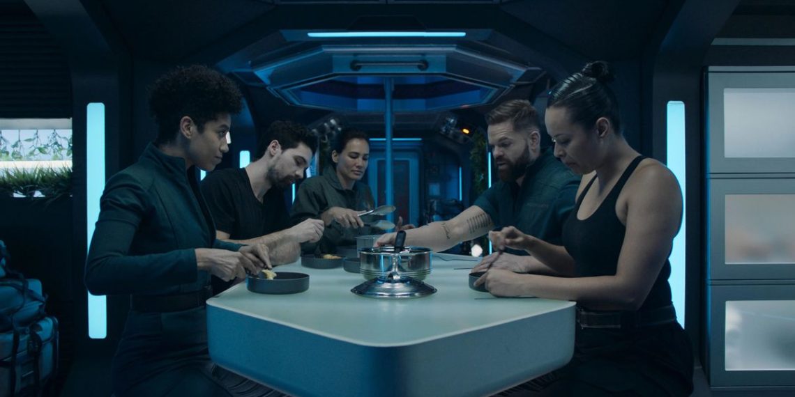 PSA: You’ll miss 25 minutes of The Expanse’s final season if you don’t pause it