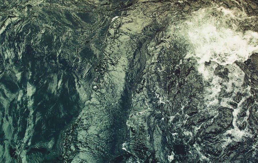 AI Uses Reinforcement Learning to Navigate Oceans