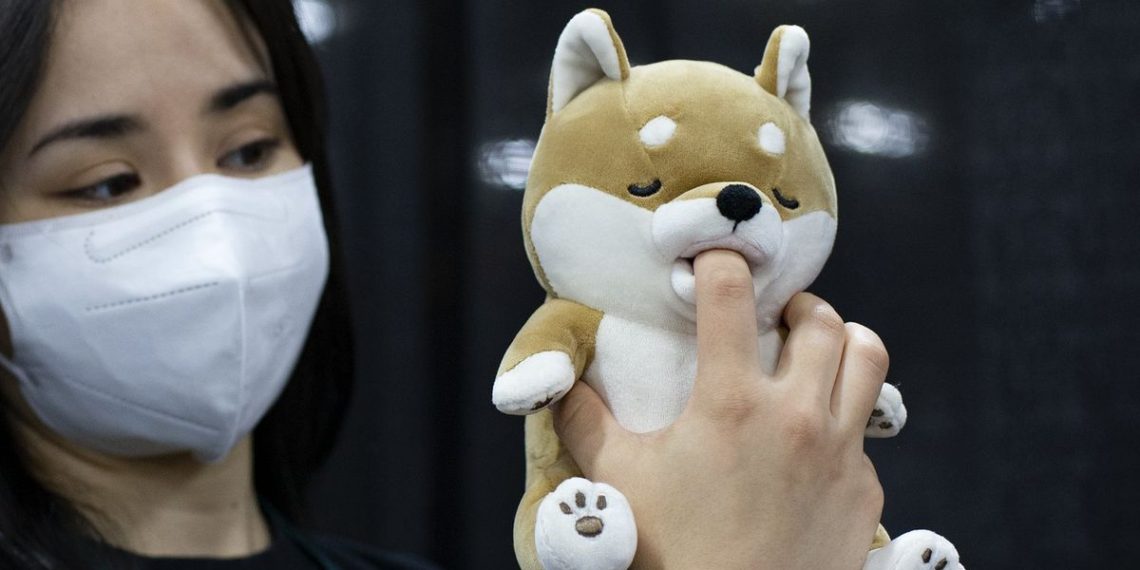 Space homes, pet fitness trackers, and robots sweet and scary: The weirdest and best tech at CES 2022