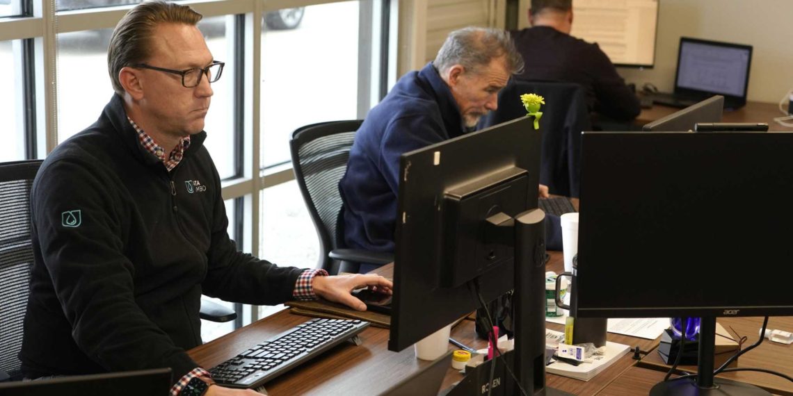 Houston startup uses blockchain to make smart contracts, automate payments