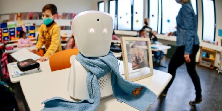 Avatar robot goes to school for ill German boy