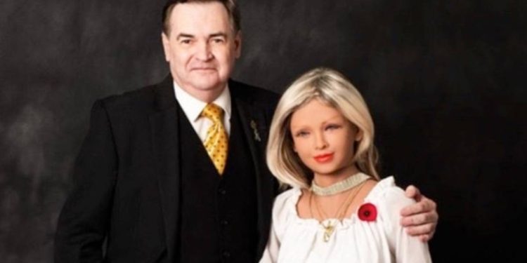 Man Falls In Love With Robot And Hopes To Marry Her