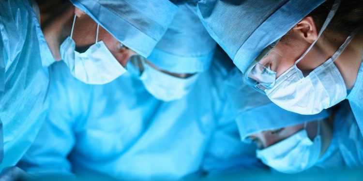 Robotic cystectomy with intracorporeal urinary diversion evaluated in randomized controlled trial
